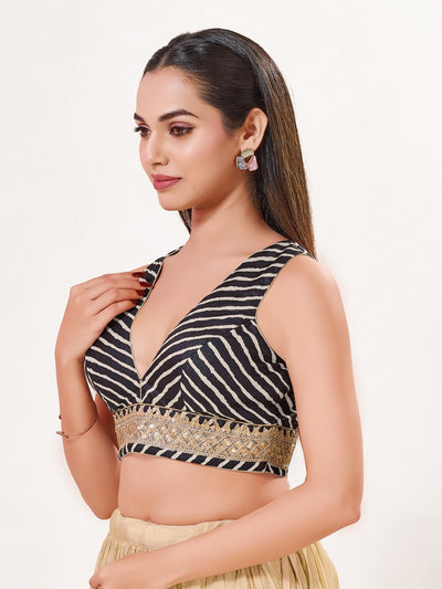 Laherya Printed Plunging V Neckline Sleeveless Blouse