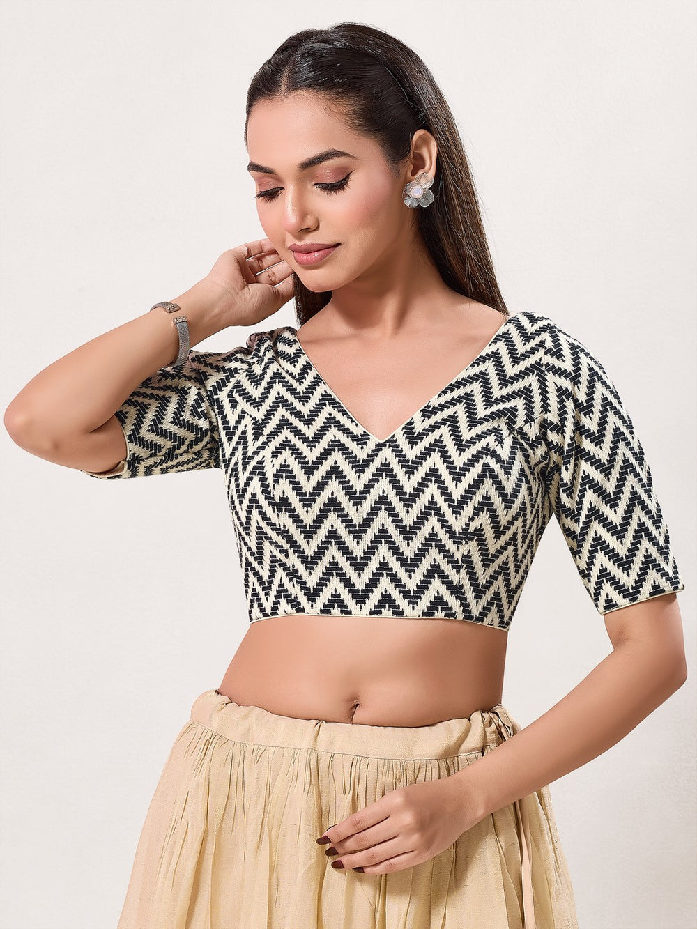 Zigzag Crocheo Elbow Sleeves Blouse